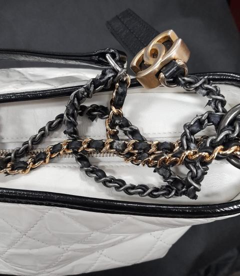 Chanel discount gabrielle strap